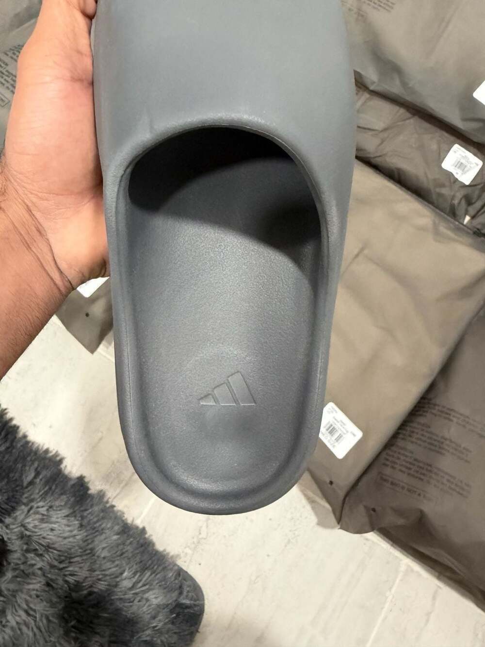 Adidas Yeezy Slide 'Slate Grey' ID2350 Size 9 - Picture 6 of 8